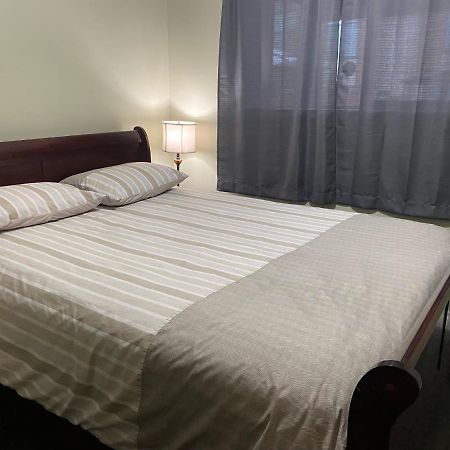1 Bedroom Suite In Langford. Victoria Exterior photo