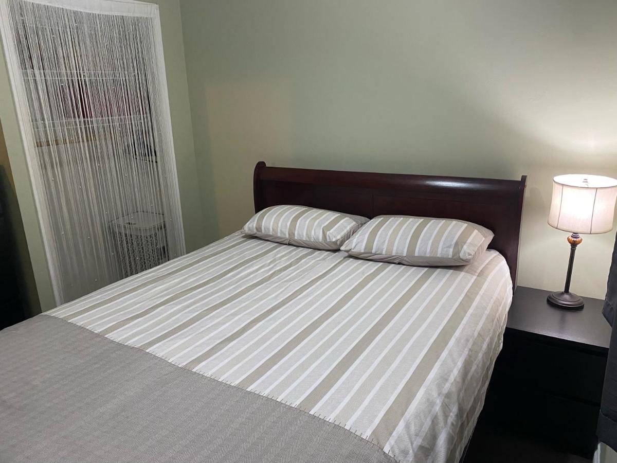 1 Bedroom Suite In Langford. Victoria Exterior photo
